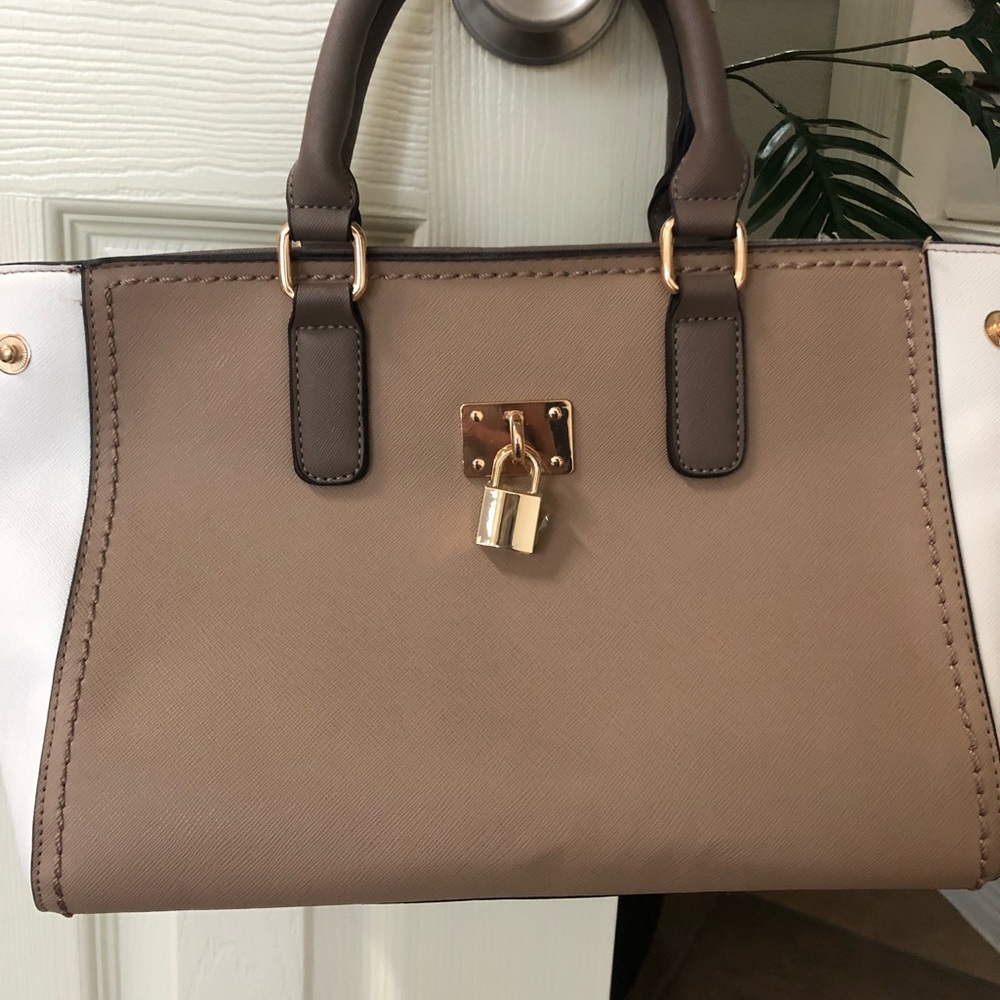 Call it Spring Purse